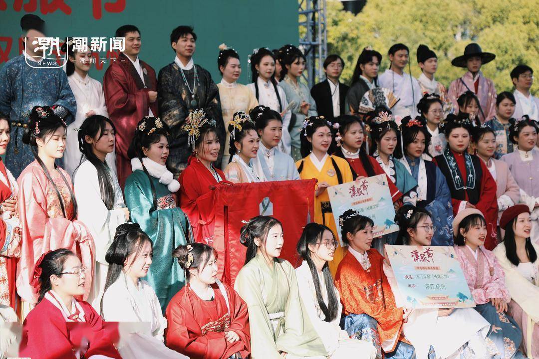 汉服运动的重要倡导人物之一的溪山琴况先生曾言"始于衣冠,达于博远".