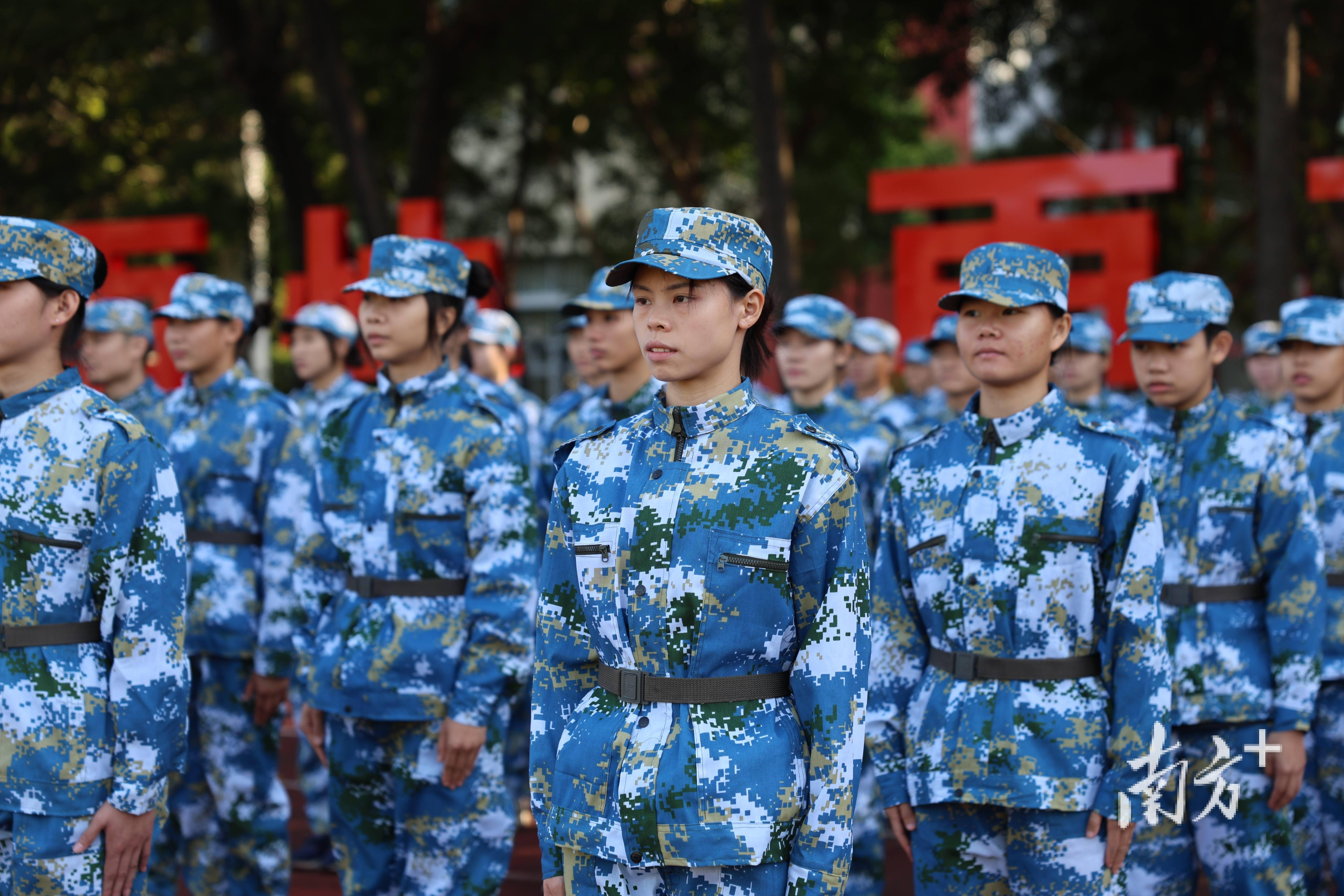 山西体育中心军训图片