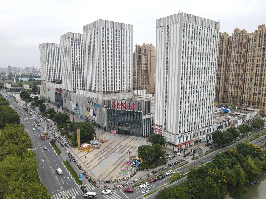 关于万达广场,江阴人尤其是住在城西附近的应该都很熟悉,人气始终是一