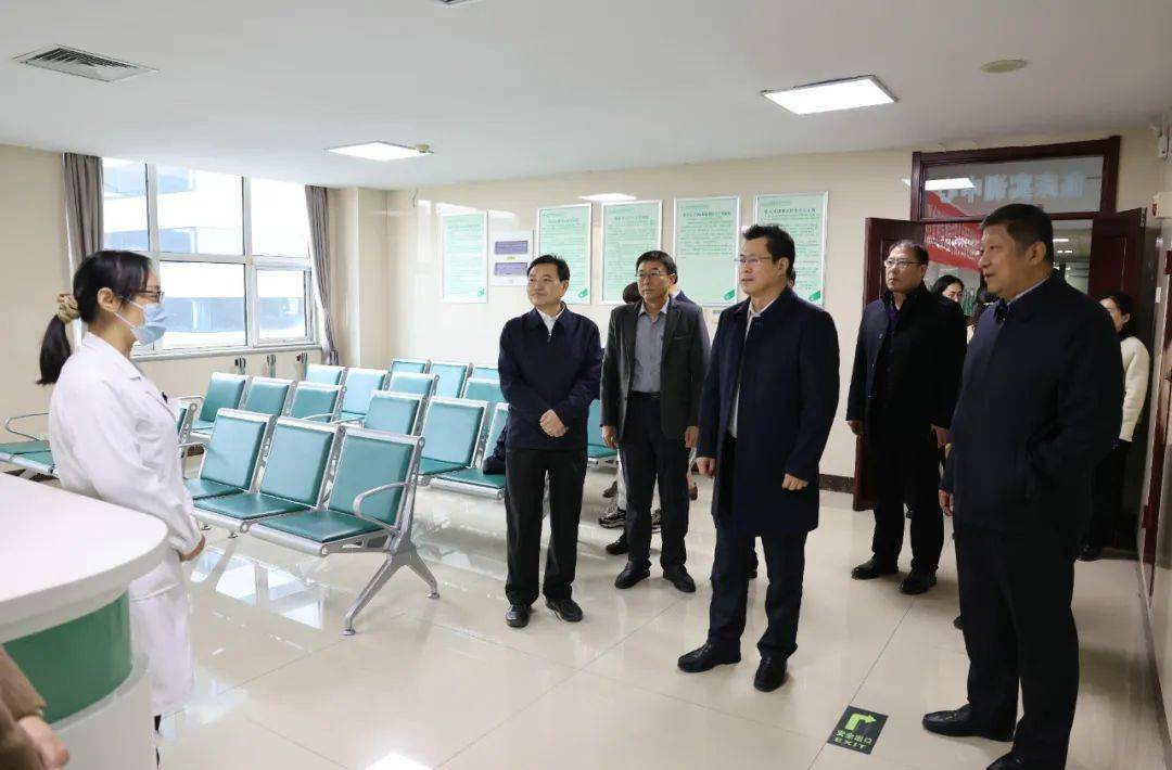 滨州医学院院长黄飞一行来我院考察交流_发展_教学_王晓东