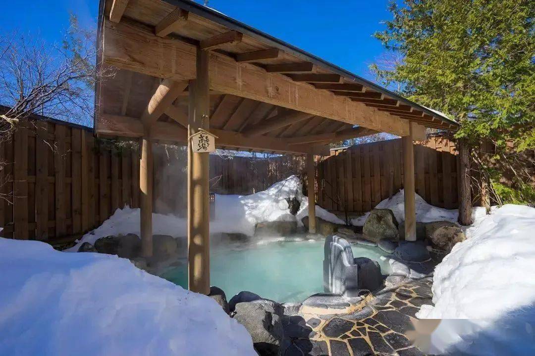 遍地温泉,从不冻湖畔的支笏湖温泉,到提供多样泡汤形式的阿寒湖温泉