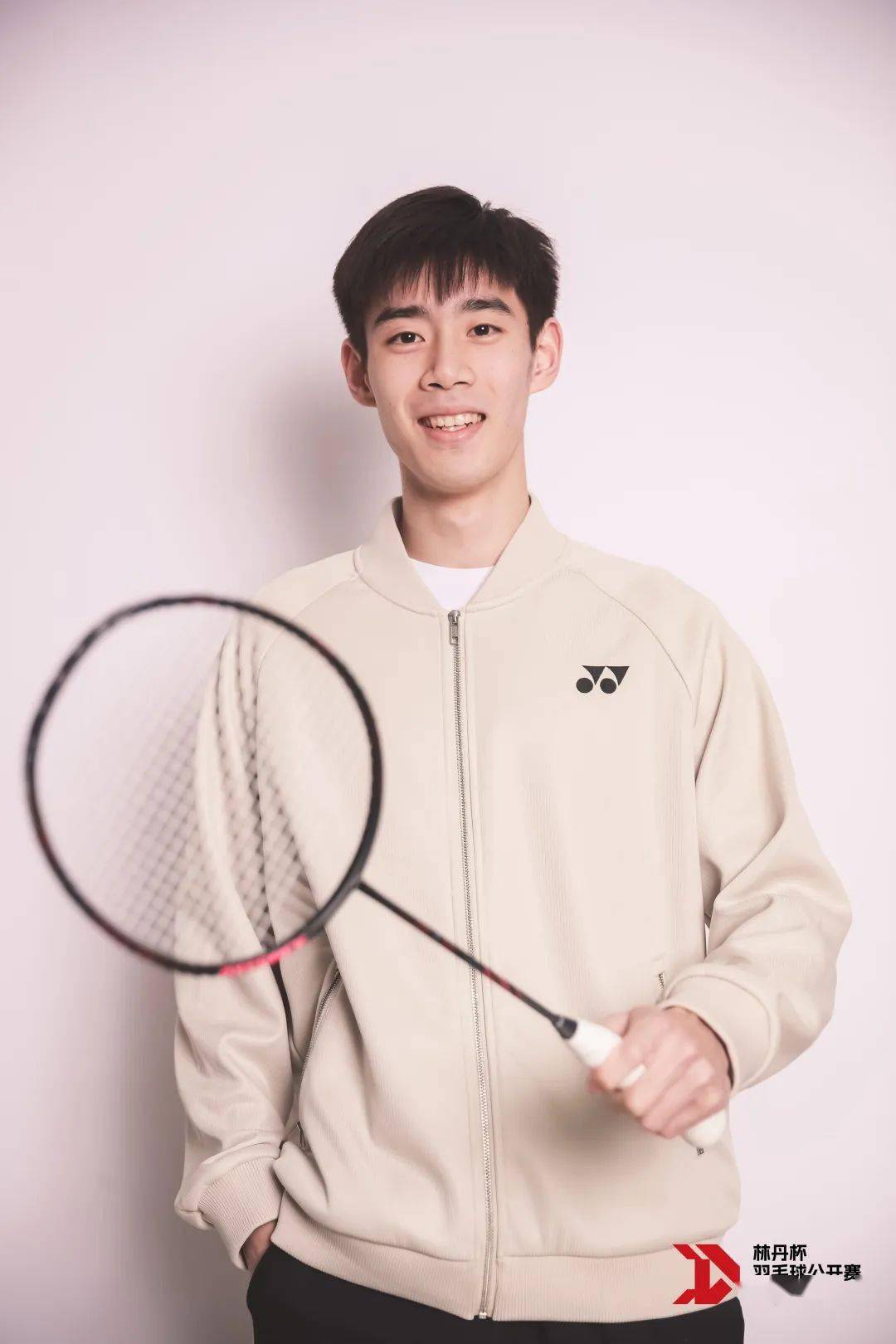 章宁龙港章良人2012年至2018年师从赵兴华,是兴华羽毛球俱乐部精心