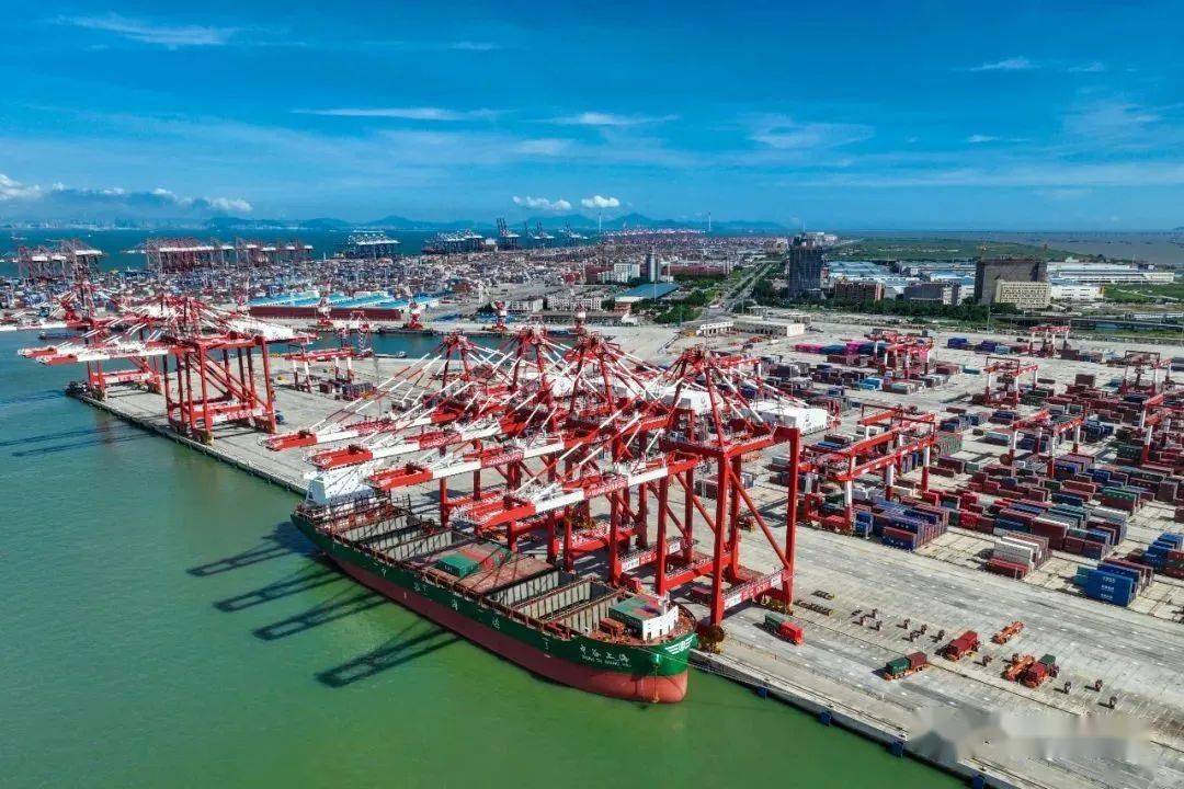 比雷埃夫斯港的故事,"他们与希腊朋友们以技会友,打开了两个港口,两