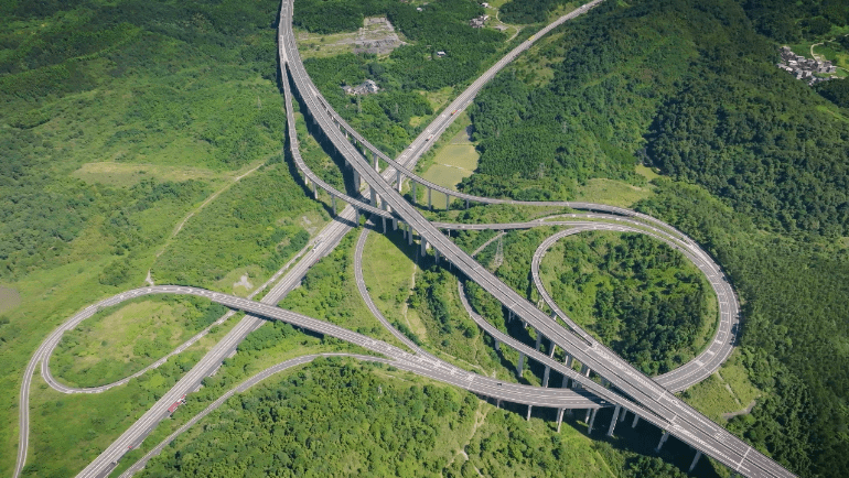 及安仁支线有望明年年底通车,耒宜高速启动扩容,桂新高速建设推进有力