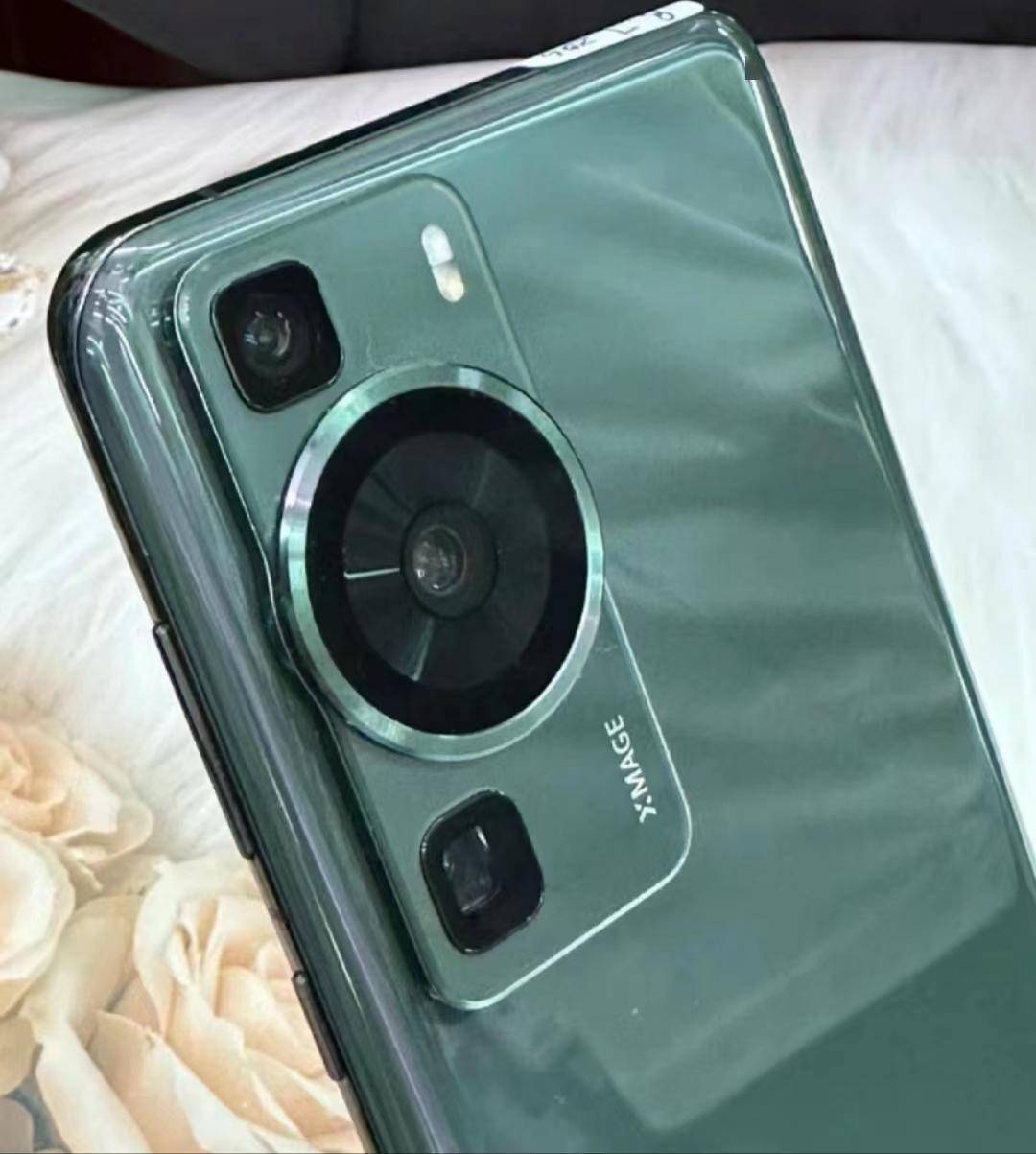 华为mate60和华为p60哪个更好一些?_手机_屏幕_方面