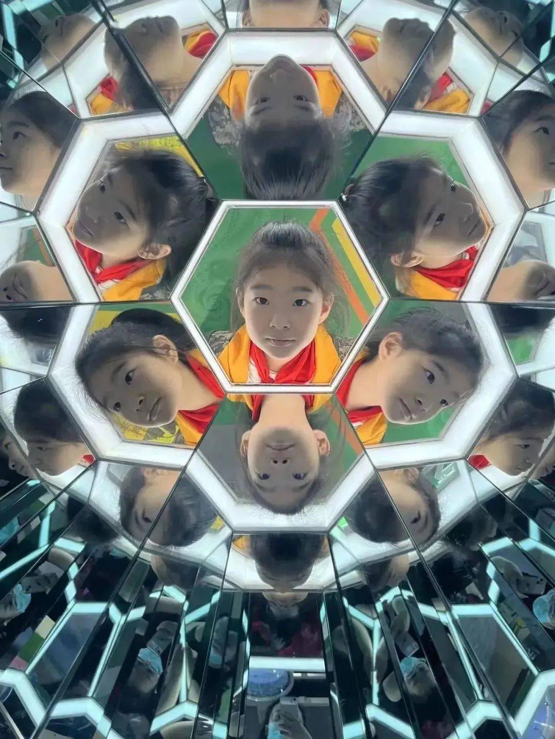 【品格·德育】畅游科技馆 体验科技魅力——海门区第一实验小学二