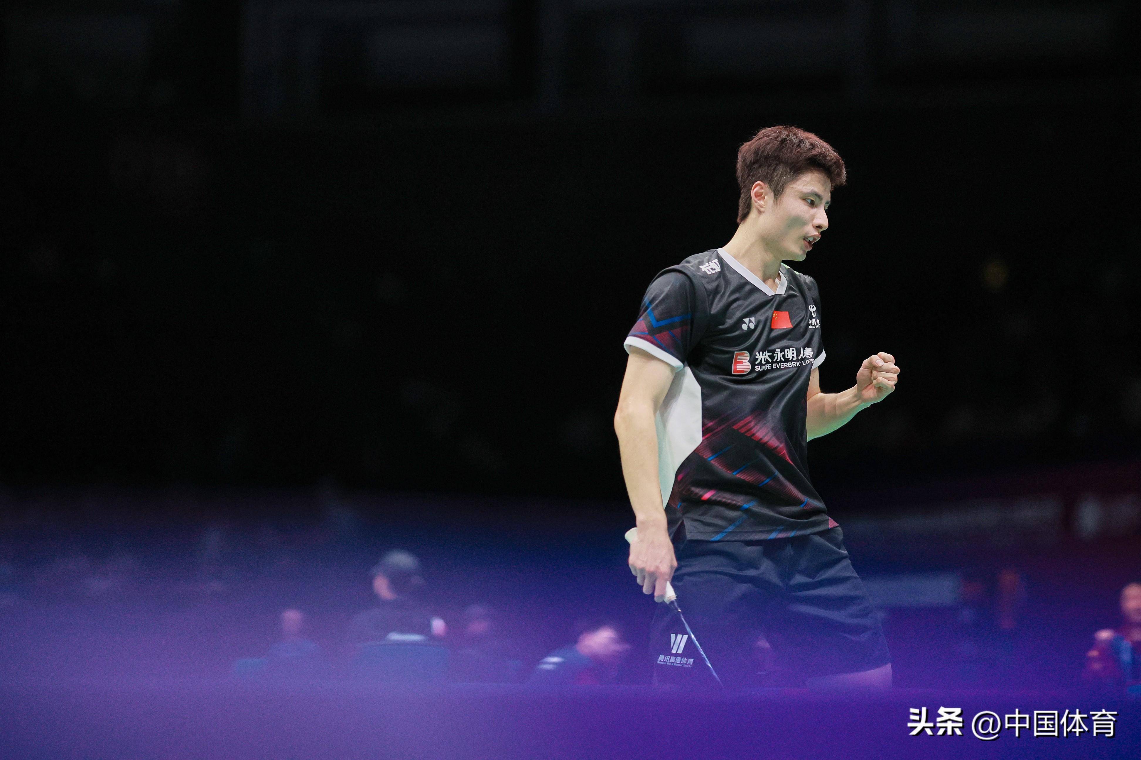 中国羽毛球大师赛| 石宇奇2比0战胜印度选手拉克什亚晋级16强_体育讯