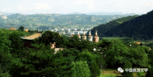 當年這裡有萬樹園,園內有不同規格的蒙古包28座.