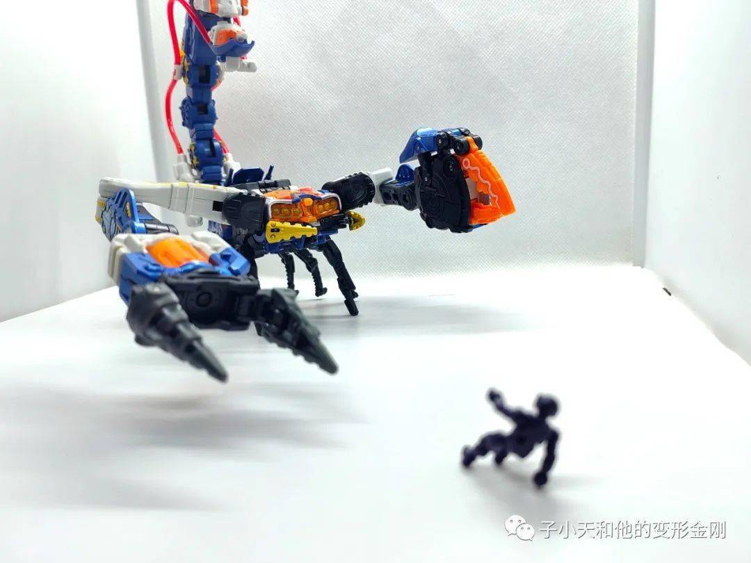 【评玩具】子小天:蟹子测评《52toys 猛兽匣 飓风 机械大蝎子,细节