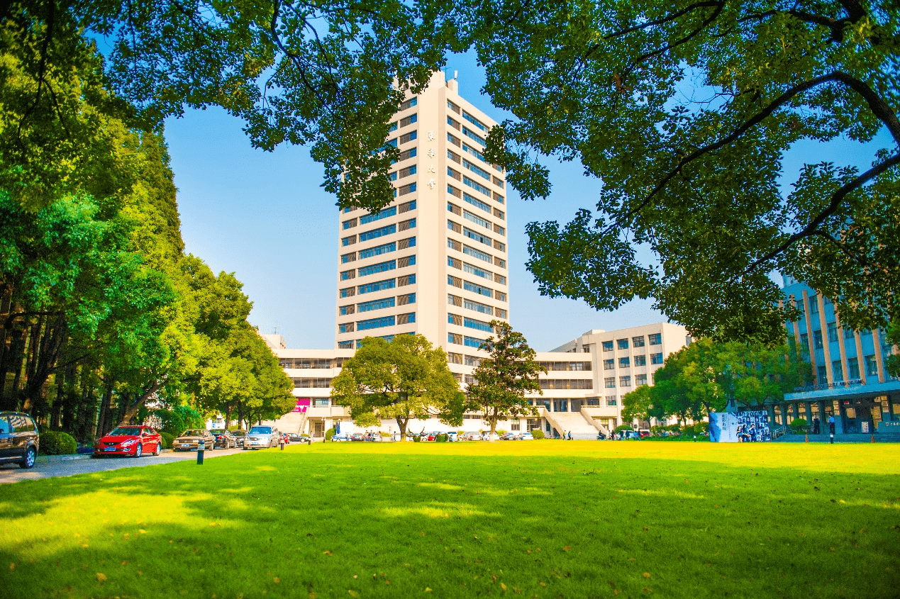 2023央广网mba教育年度大会:东华大学与加拿大卡尔顿大学合作mba项目