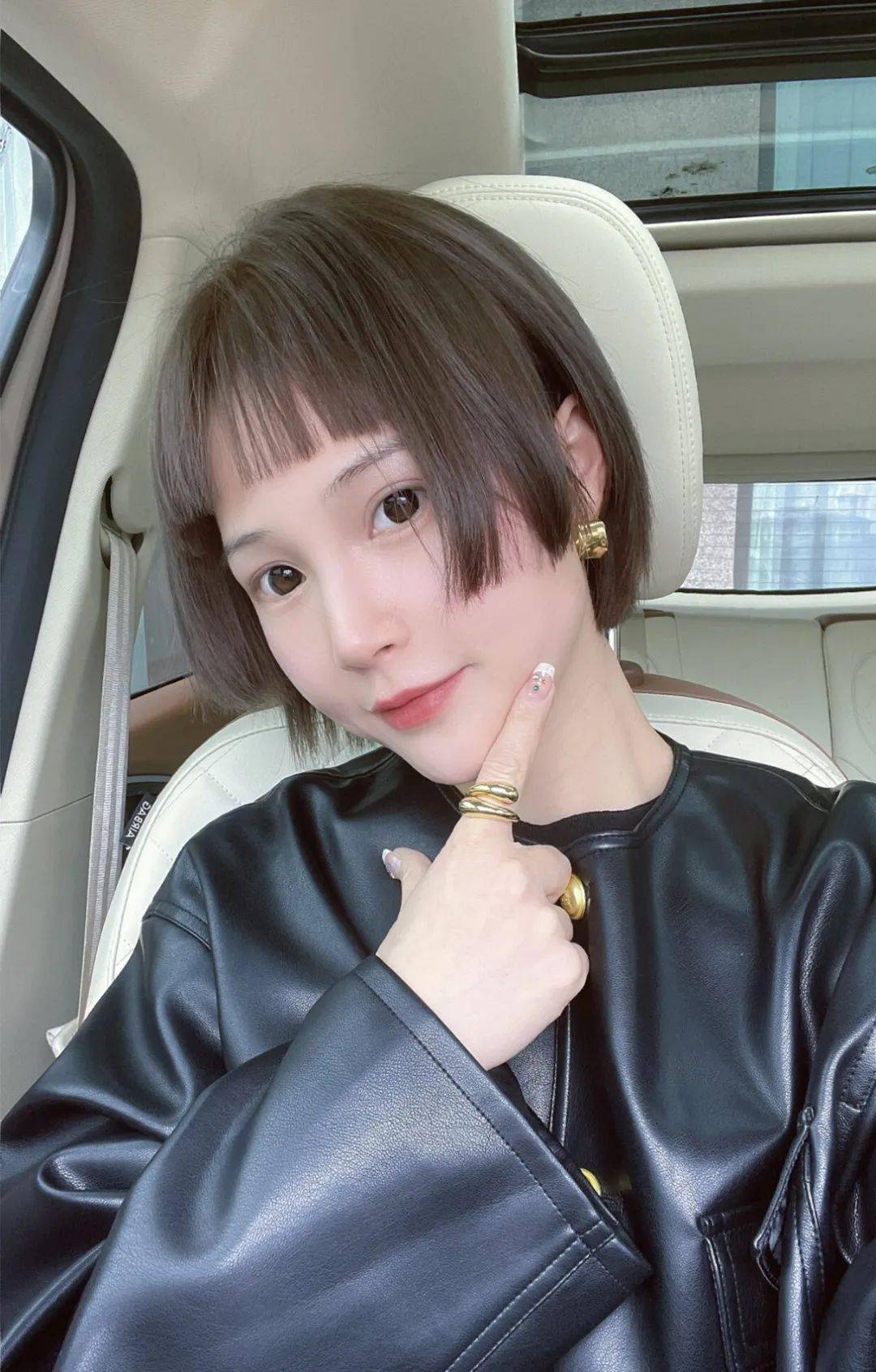 发型精选|时尚帅气的齐嘴短发