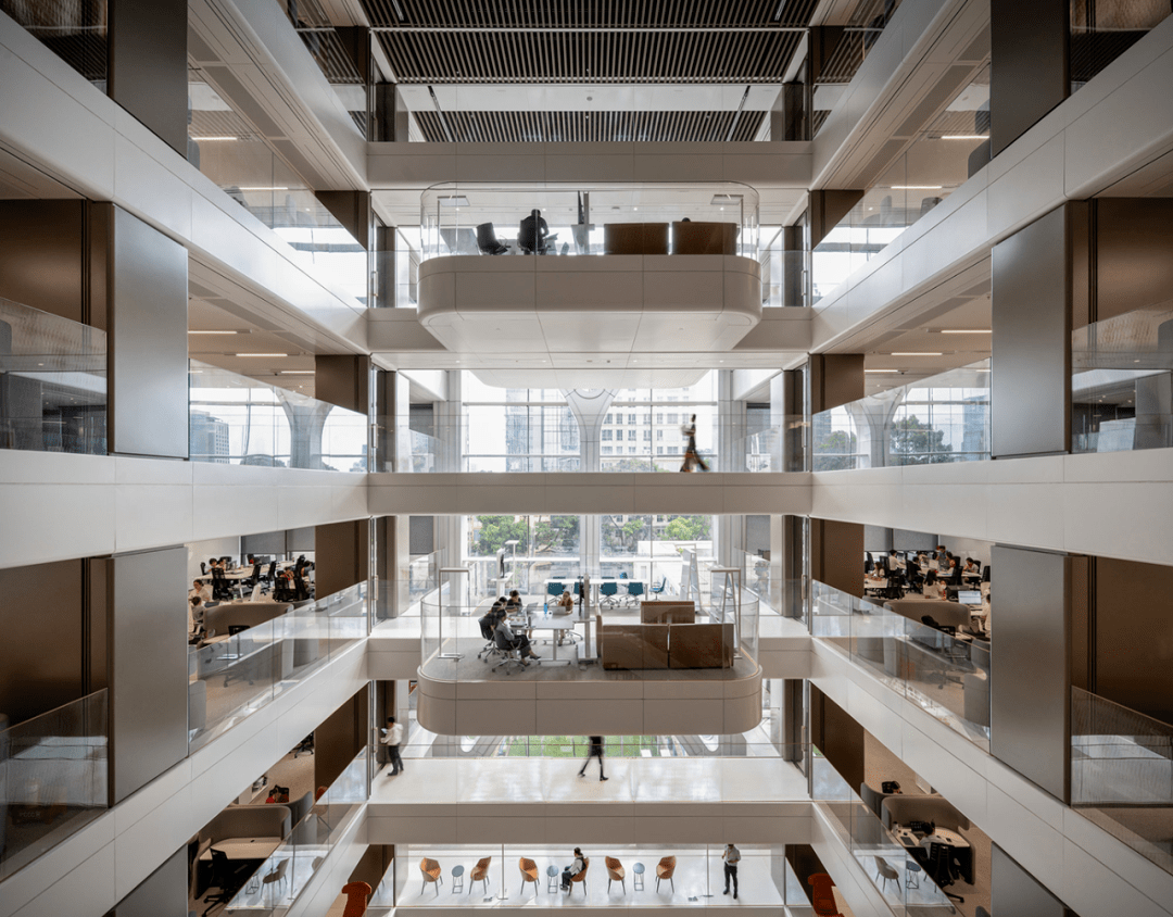福斯特新作,通高中庭点亮办公大楼_设计_空间_建筑事务所