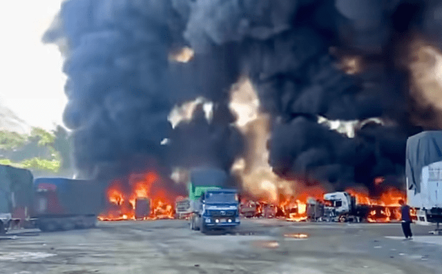 缅北边贸口岸遇炮袭,无人机发动轰炸,大批"中国卡车"被催毁_事件_缅甸