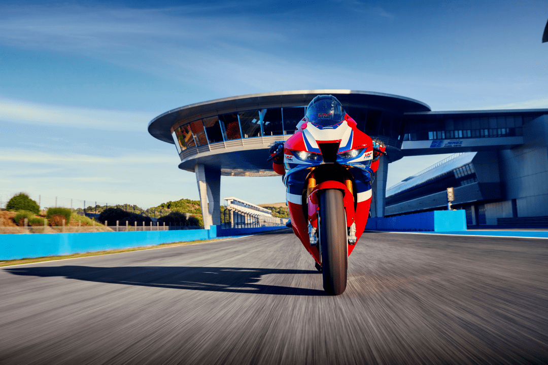 4挡就上299km/h的本田超级火刃更新,发动机继续加强_搜狐汽车_搜狐网