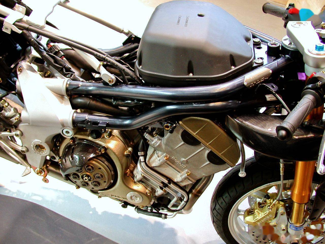 老照片:贝纳利 worldsbk 工厂赛车 tornado 900 龙卷风