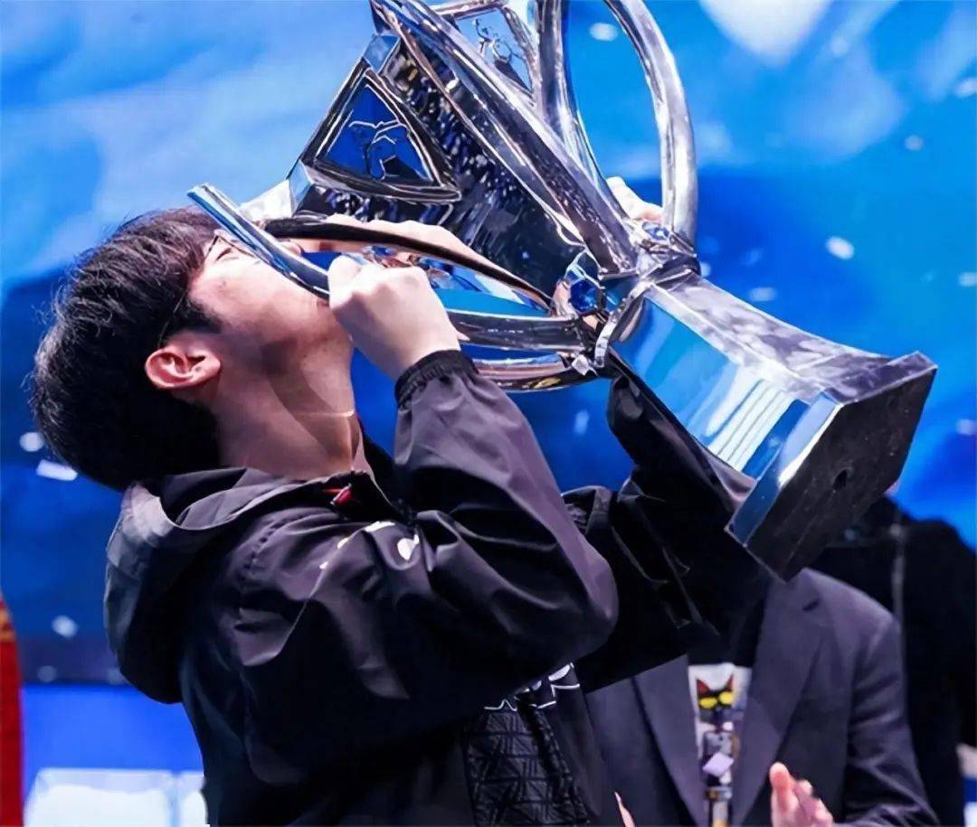 战队_奖杯_拳头