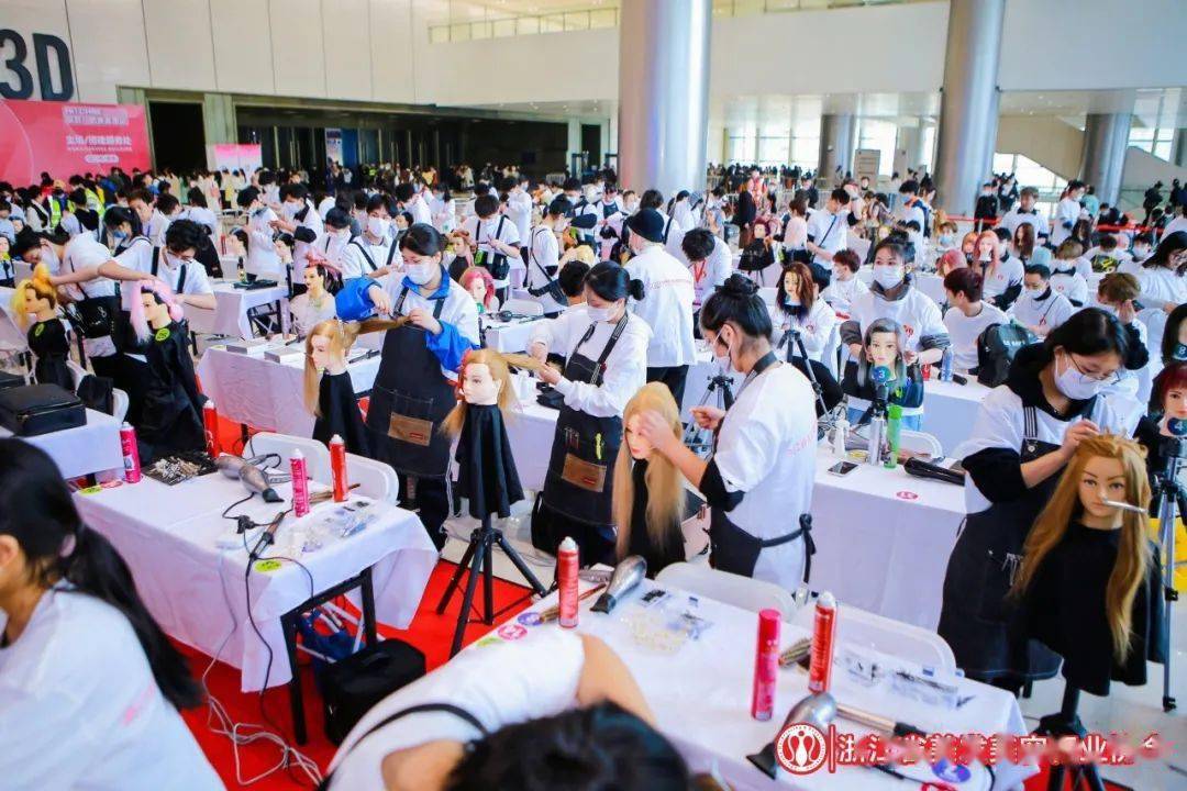 获奖名单生活新娘化妆(学生组):二等奖:彭俊盈三等奖:王祉依,康嘉璐