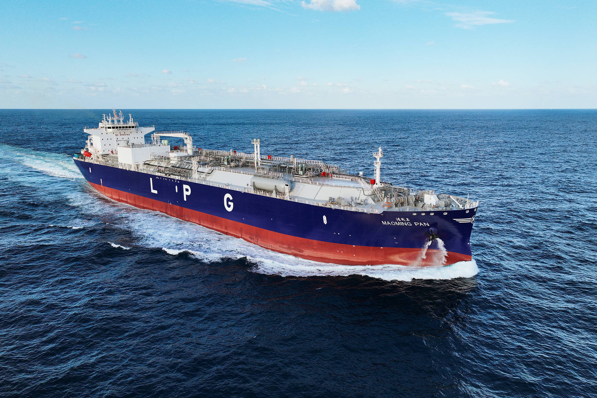 93000立方米超大型液化气运输船(vlgc)"潘茂名"号11月28日,中国船舶