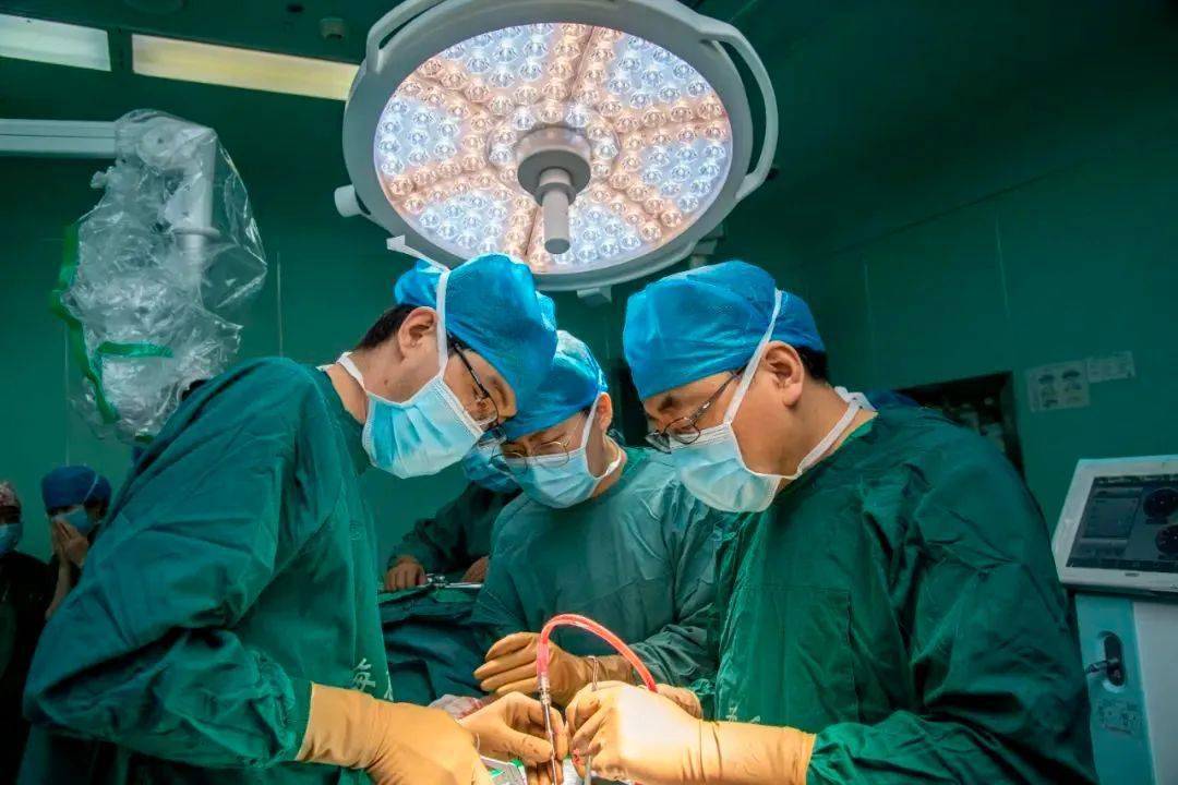 12月2日知名脊柱外科专家蒋军教授来青坐诊手术 现可预约