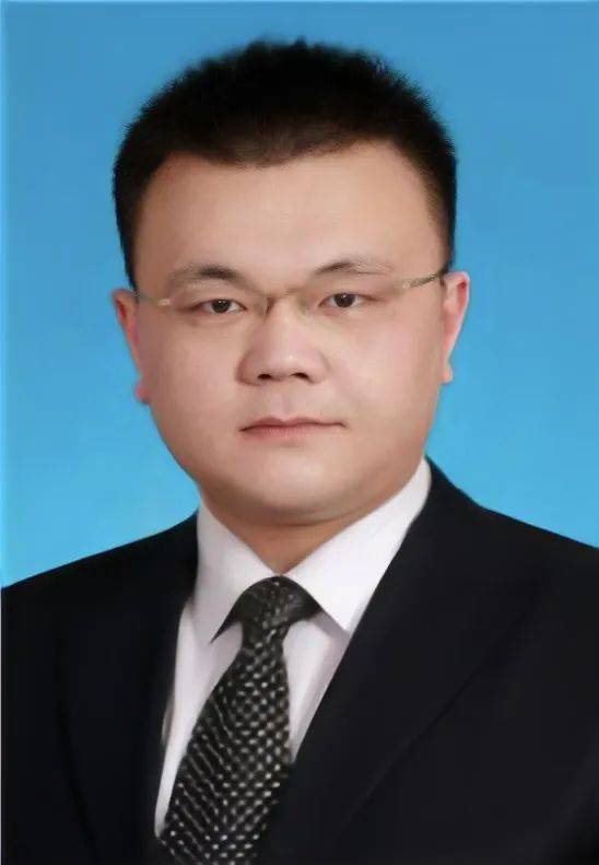 期间2013年挂职担任金川区宁远堡镇党委副书记