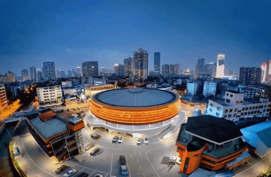 金牛区"赛半城"闪耀新北城_成都_蓉城_凤凰山