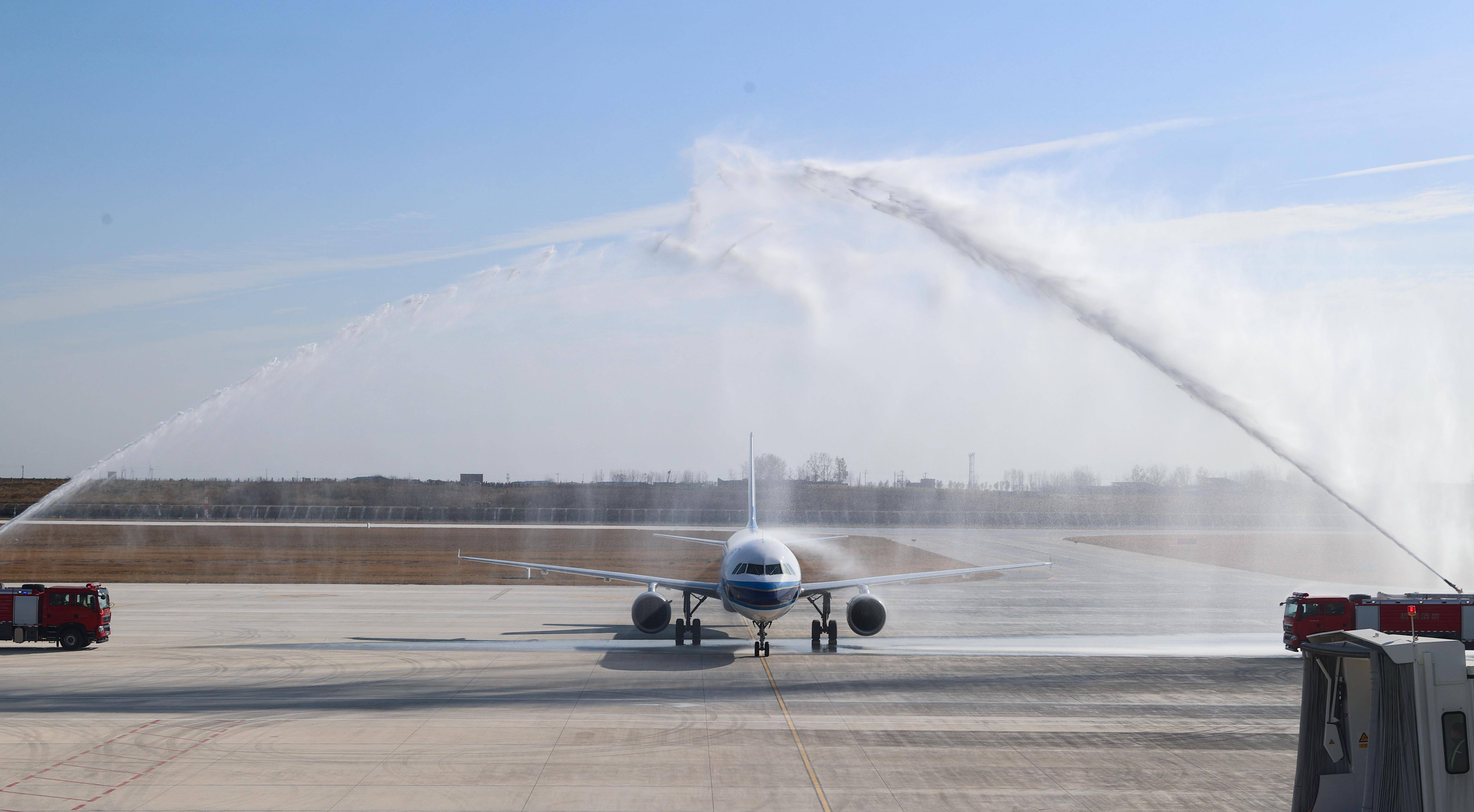 着安阳红旗渠机场正式通航,这也成为继郑州新郑国际机场,洛阳北郊机场