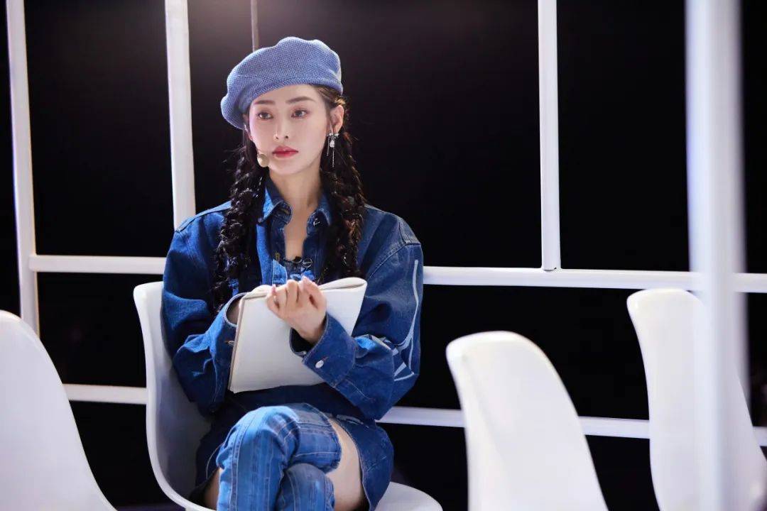 感谢杨幂,我找到了最适配羽绒服的发型!_拳击_造型_刘海