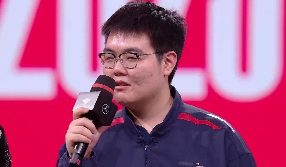 lpl冠军上单回归,jdg爆发新矛盾,最强战队被拆散,万磊遭到怀疑_圣枪