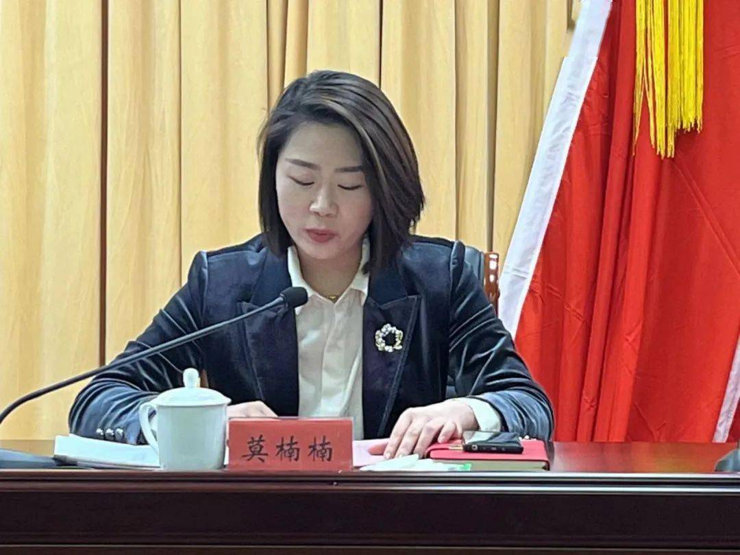 葛新强调,全县广大团员青年要有"任尔东西南北风"的定力,以先进思想