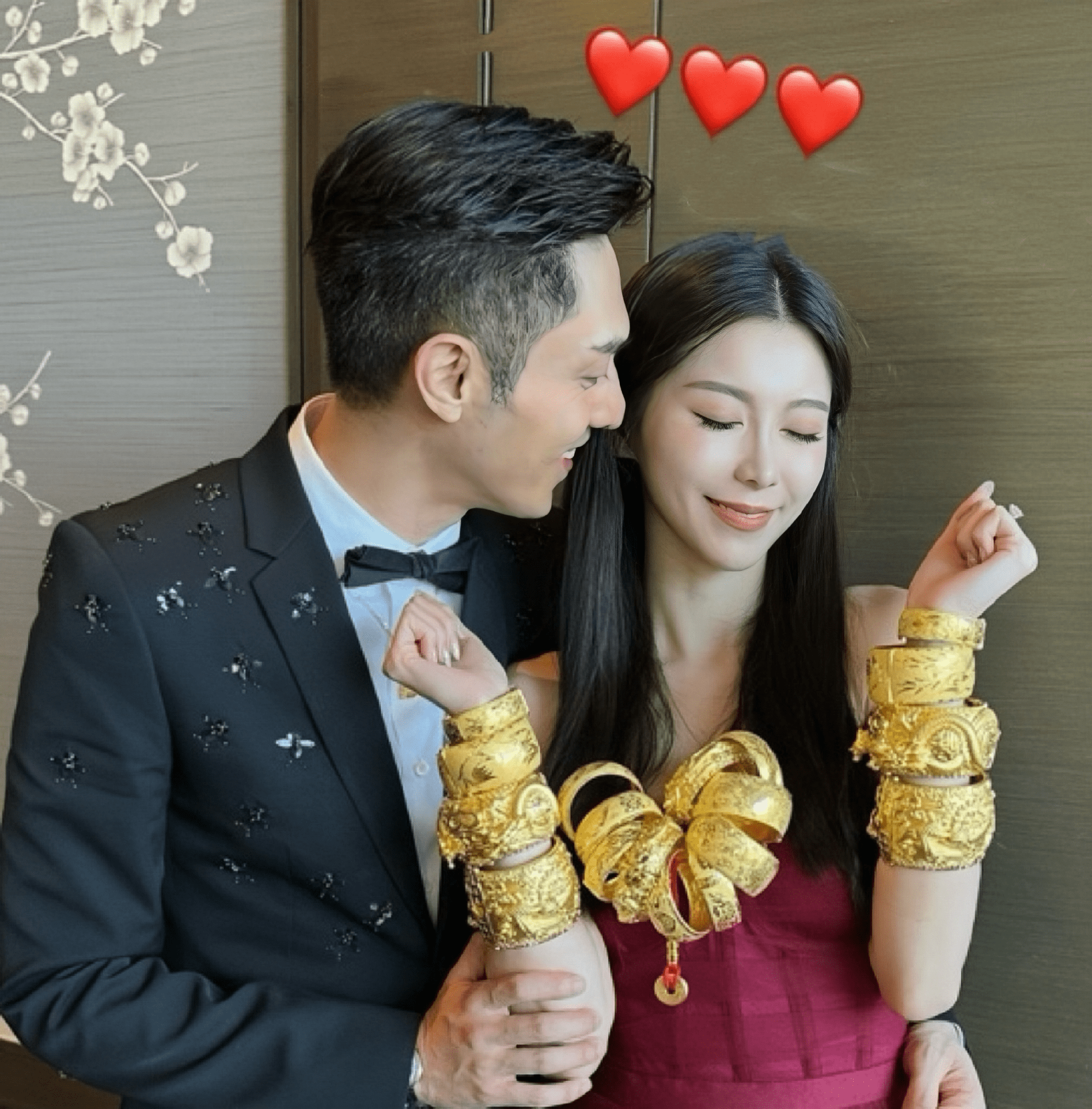 恭喜！香港知名男星晒照宣布结婚，送一捆20万现金被指炫富  第6张