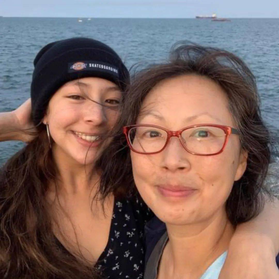 《摩登家庭》的她长大了,有望成为下一个娅娅!_lily_aubrey_韩裔