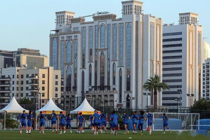 周通晒奥克兰城训练图:迪拜训练营,备战世俱杯_微博_个人_的图片