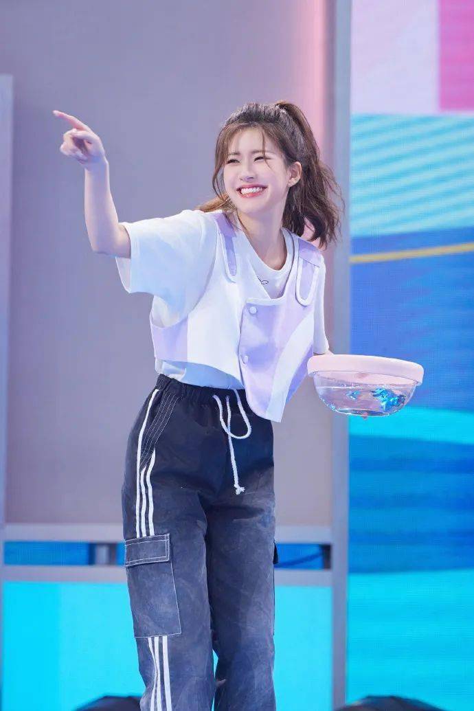 杨紫太有心机?赵露思不满208?魏大勋蹭戏?林一异性缘?陈志朋反击?