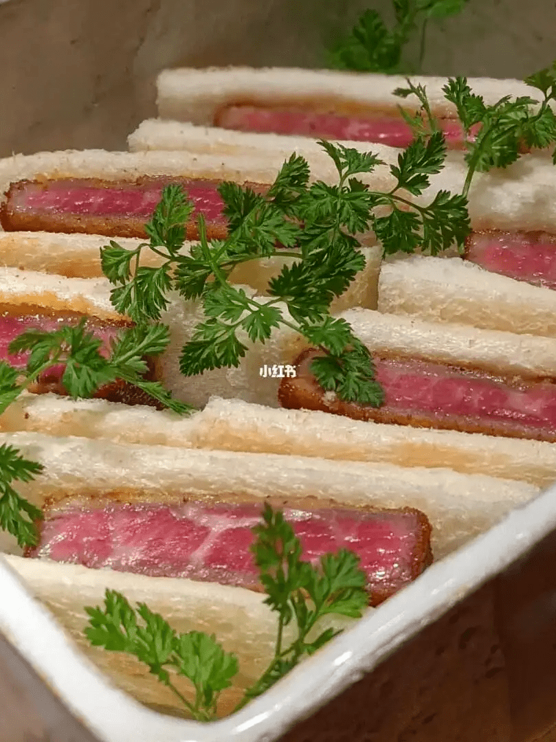 这款礼盒搭配了人气很旺的4款肉肉,纽约客牛排(等级