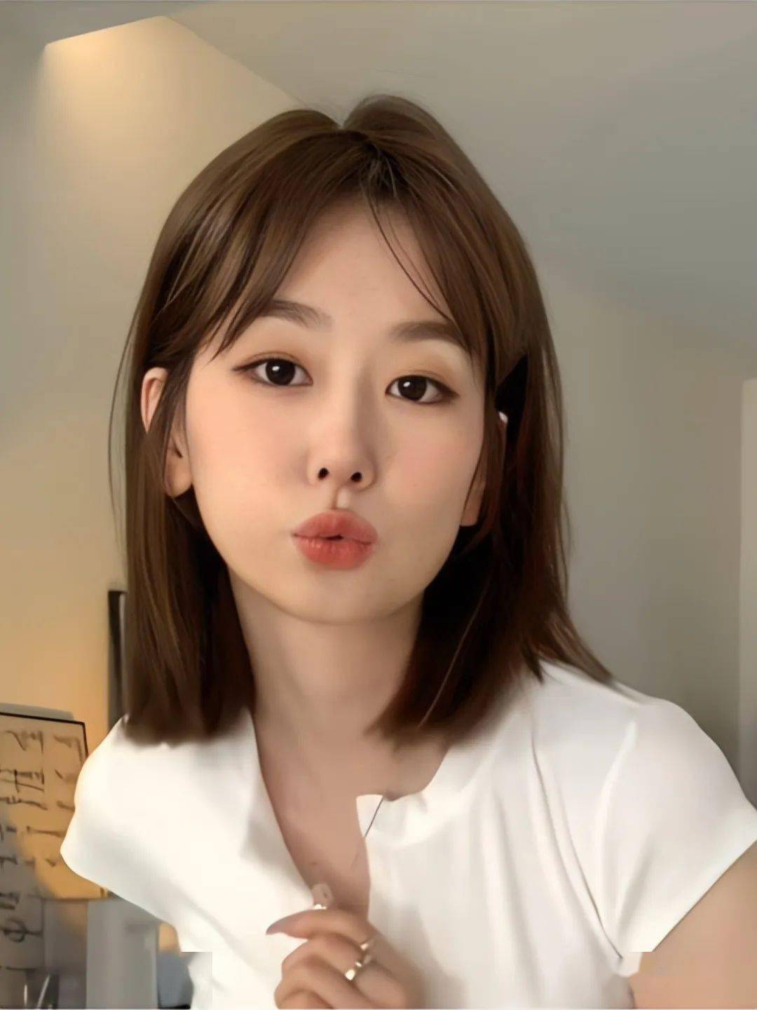 矮个子女生发型图片