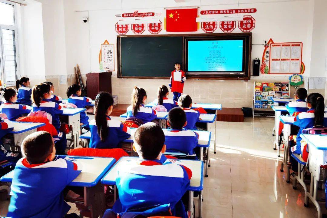 阿荣旗:志愿宣传进校园 筑梦冰雪燃冬运_阿伦_小学_项目