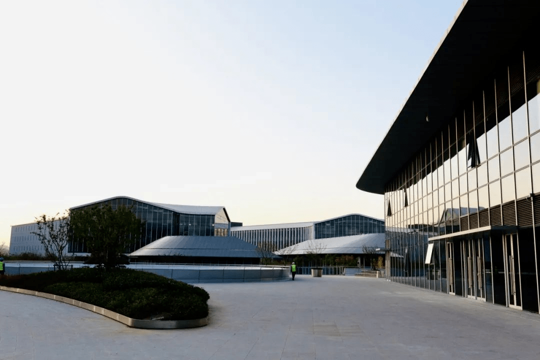 建筑| 阿里巴巴达摩院南湖园区建成交付,一睹实景图_空间_设计_景观