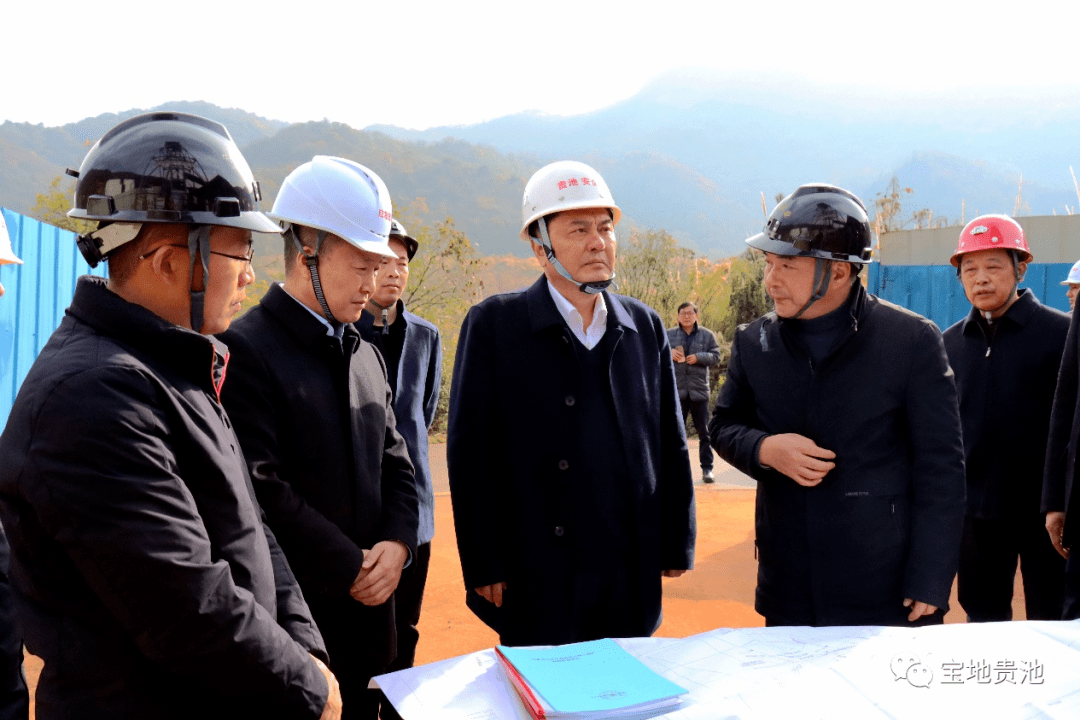 在督导检查矿山安全生产工作时,马胜利一行先后走进池州东阳矿业有限
