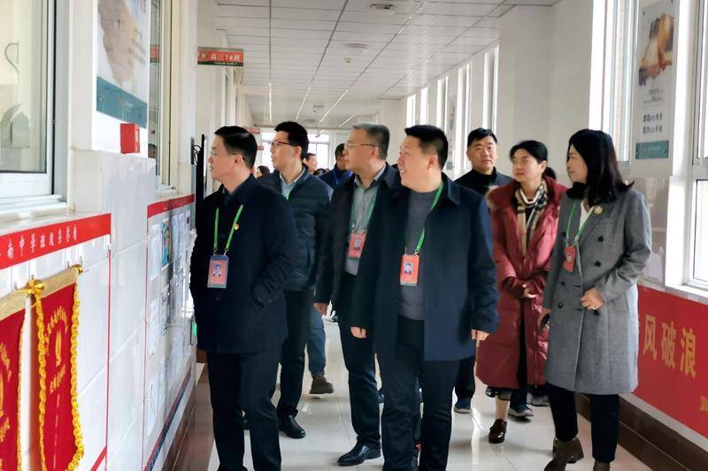 济南中学召开管理干部会,提高工作执行力和行动力_校区_进行了_董亚