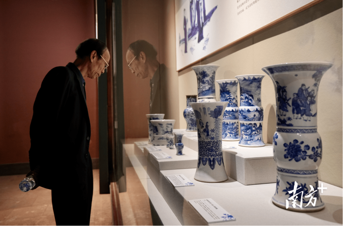 进入青花世界！国内首个展示“转变期”瓷器专题展开幕_搜狐网