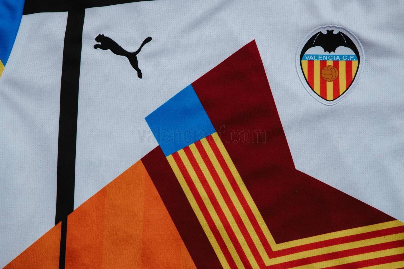 致敬球队历史,瓦伦西亚推出限量版球衣_元素_足球俱乐部_设计