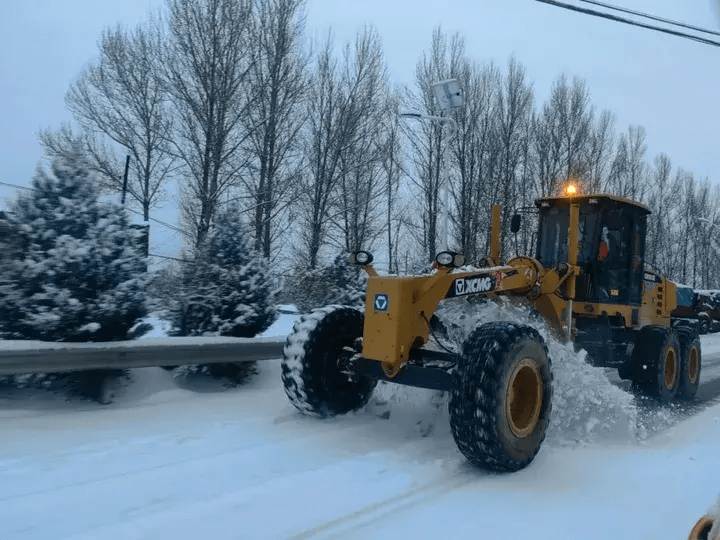 山西交通人守护万千司乘平安出行路_除雪_积雪_执法人员