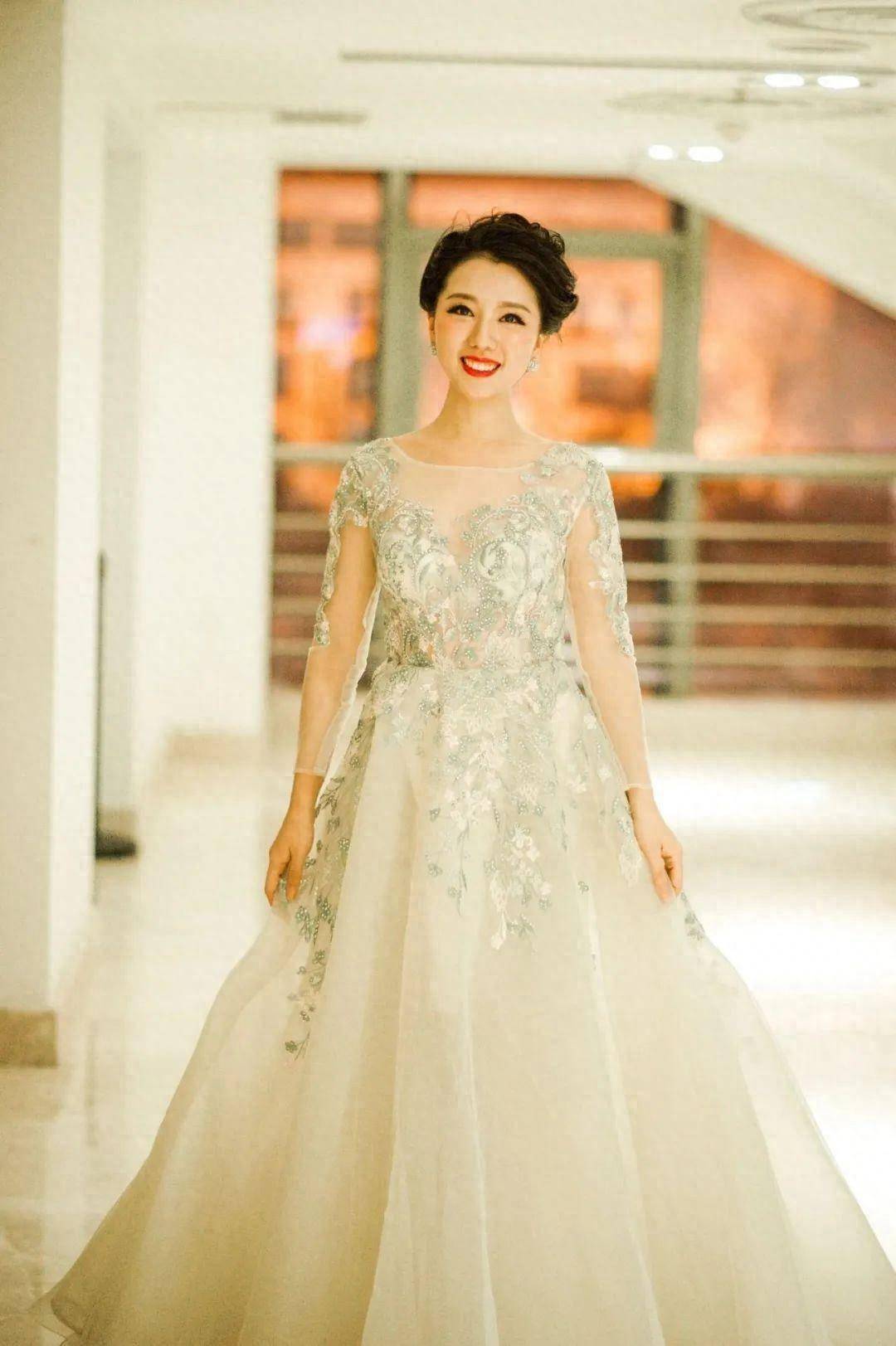 歌手简介第六期:魏玉瑶《郎在对门唱山歌》为宣传本届陕南民歌大赛