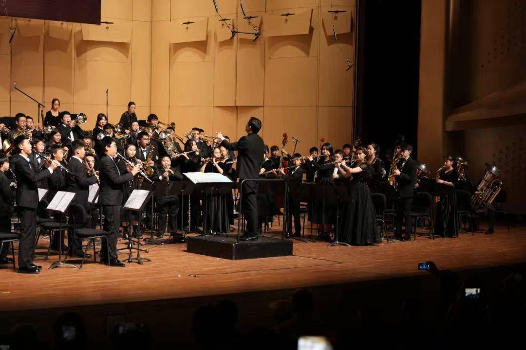 中小学生"挑大梁",丰帆青少年交响管乐团上演专场演出_音乐会_北京市