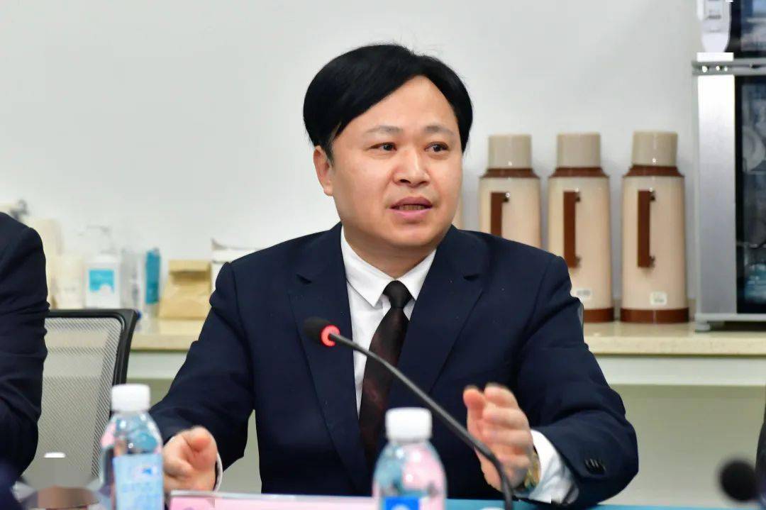 义乌市卫健局党委委员,义乌市中心医院党委书记吴庆华,义乌市卫健局