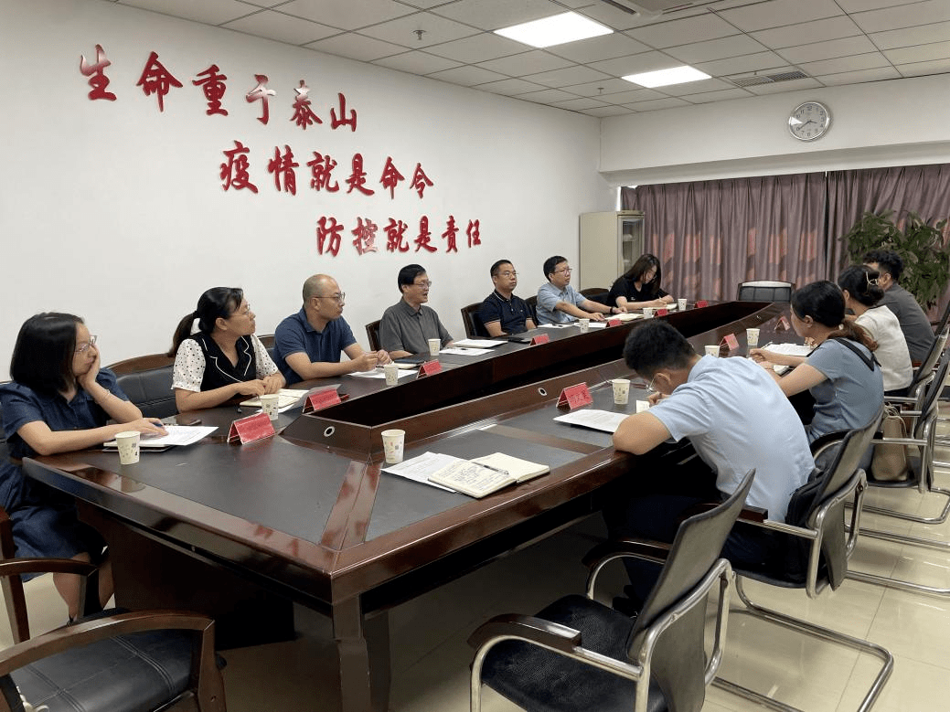 福州市教育類引進生前往福州第一中學和福建師範大學附屬中學參觀調研