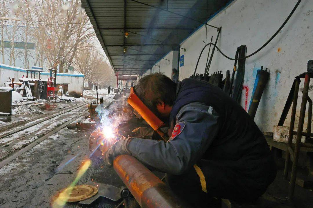 历数风雪中梧桐人的独家记忆!_生产的_矿山_时间