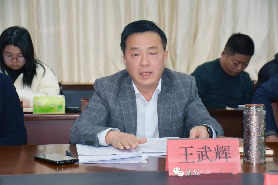 三位退休干部回顾了自己的工作经历,感恩组织的培养,表达了对组织的