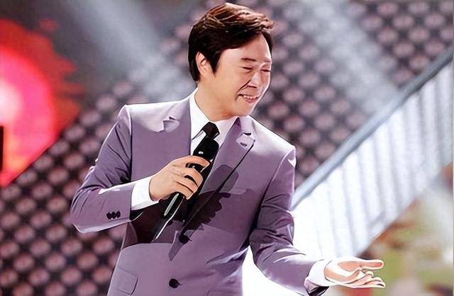 而一位日本姑娘安井千惠尤其为费玉清的歌声和气质所深深打动