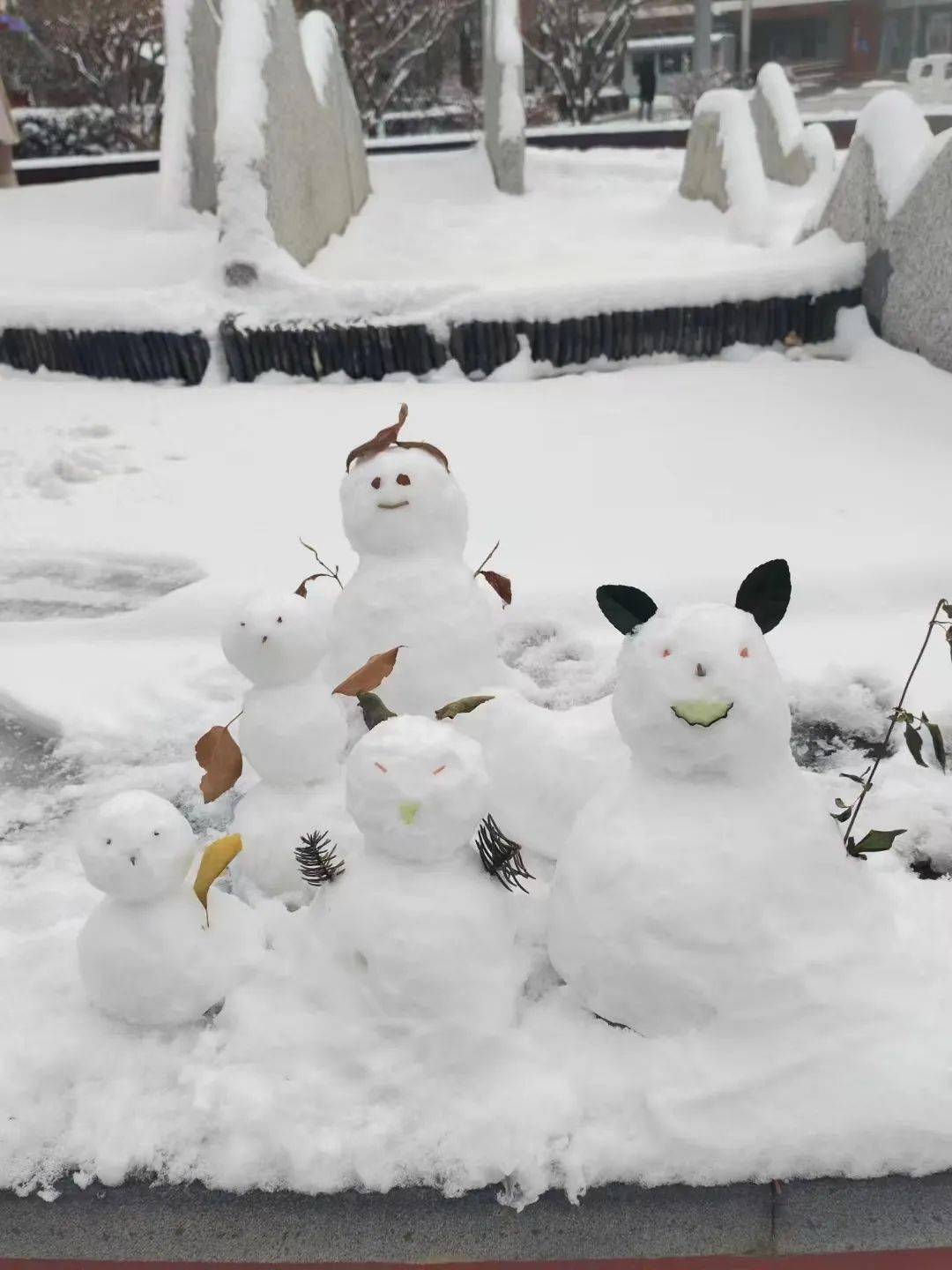 堆雪人图片实景图片